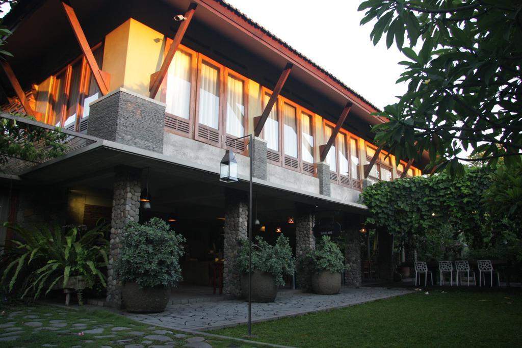 Rumah Batu Boutique Hotel Solo Exterior foto